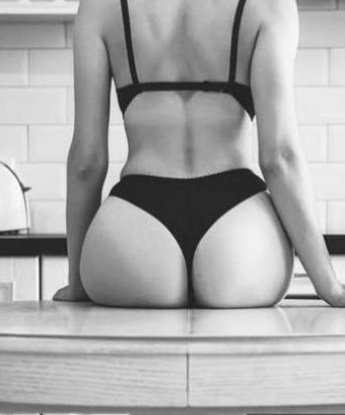 У меня есть все, чтобы помочь тебе расслабиться и насладиться каждой минутой в моей обществе. Мои услуги охватывают все, что ты можешь себе представить - от нежного эротического массажа до более интимных сценариев. Моя главная цель - удовлетворить все твои сексуальные желания и оставить тебя счастливым и удовлетворенным. Я всегда готова сделать тебе приятно и уделить тебе все внимание, которое ты заслуживаешь. Я живу в Москве и готова встретиться с тобой в любое удобное для тебя время. Посмотри мои фотографии и отзывы о моих незабываемых сессиях. Давай сделаем нашу встречу по-настоящему особенной! 💋😘🔥 12712, 26 лет